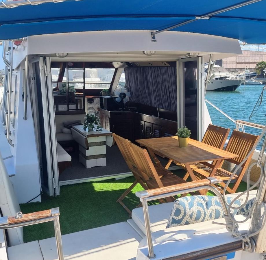 Bateau-hôtel Beautiful And Comfy Boat In With Boat Tour Option *