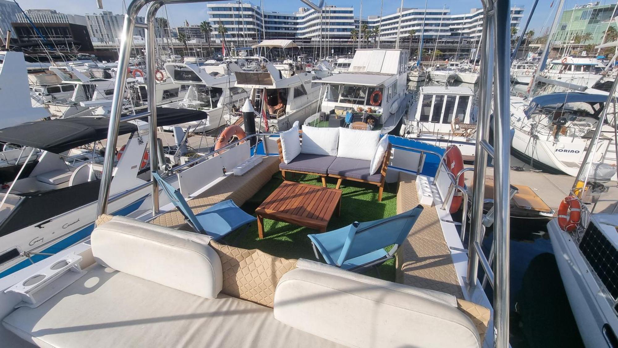 Beautiful And Comfy Boat In With Boat Tour Option Bateau-hôtel Barcelone