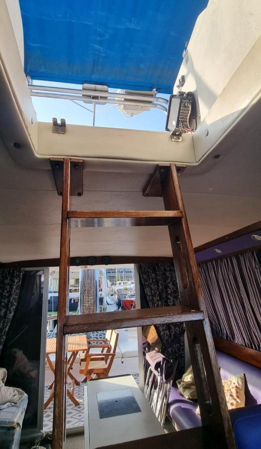 Hotel na wodzie Beautiful And Comfy Boat In With Boat Tour Option Barcelona